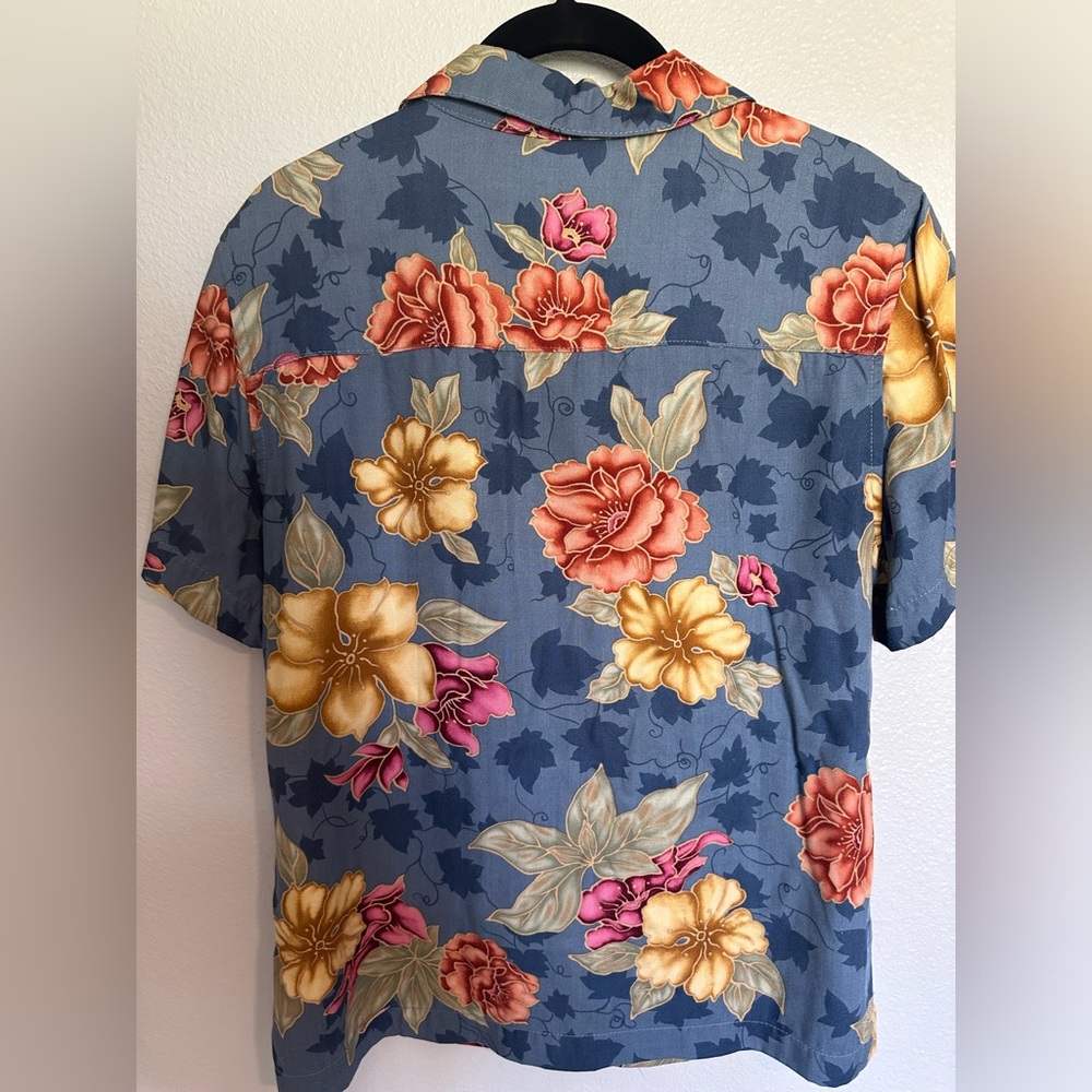 Short sleeve button down - Picture 2 of 3